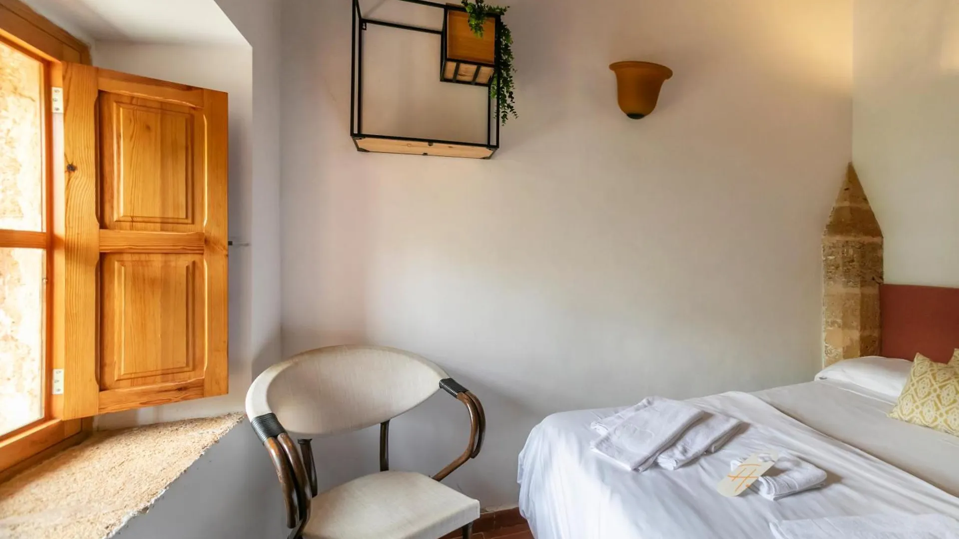 Petit Hotel Hostatgeria La Victoria الكوذيا