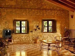 Petit Hotel Hostatgeria La Victoria الكوذيا