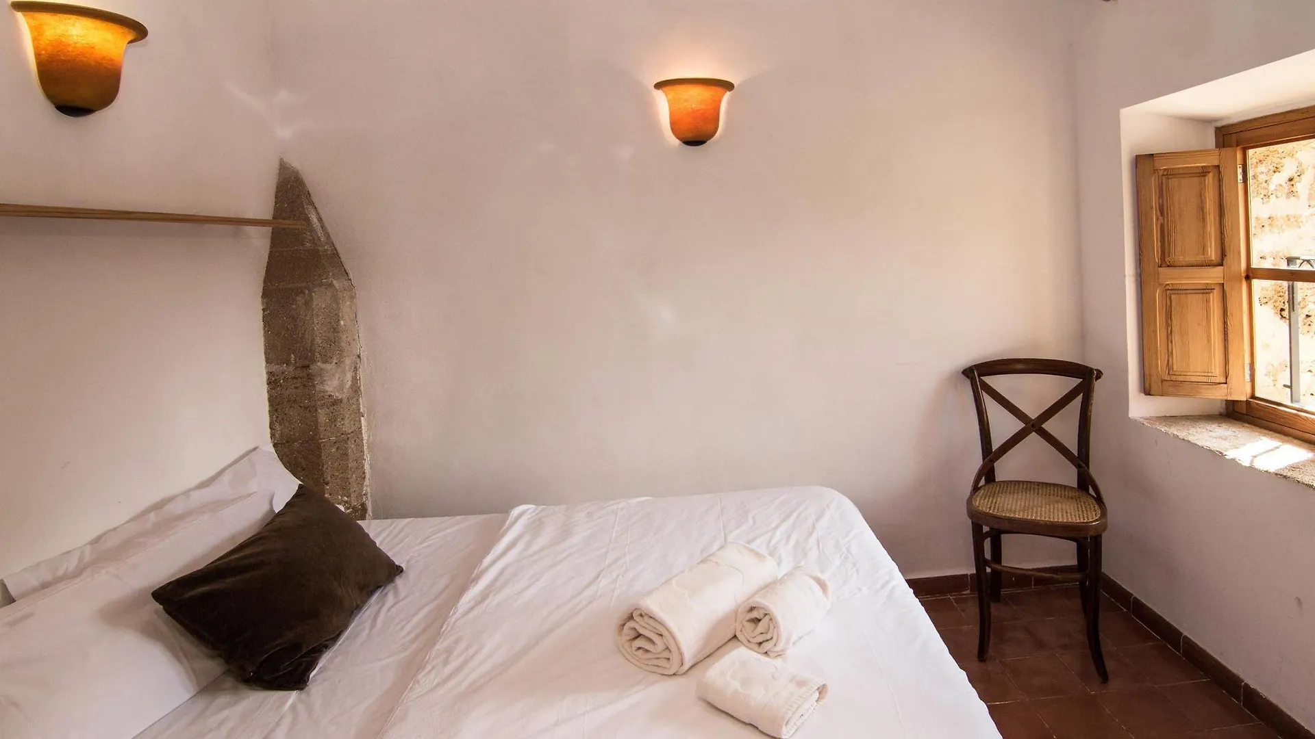 Petit Hotel Hostatgeria La Victoria الكوذيا